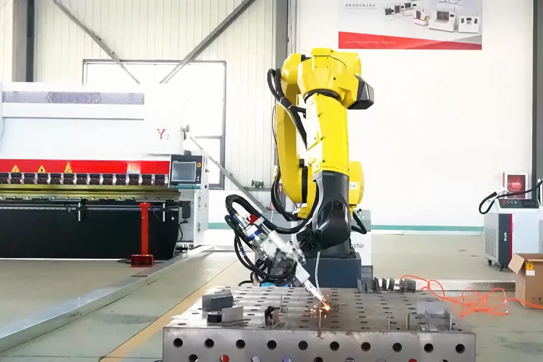 Automatic robot laser welding machine